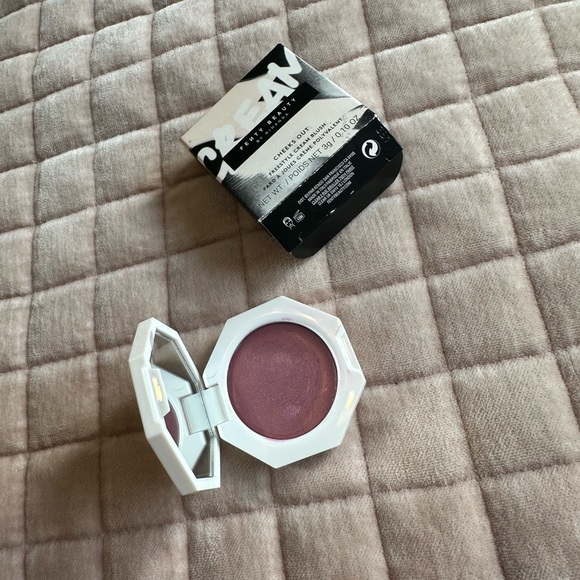 Fenty Beauty blush in COOL BERRY - Picture 3 of 6